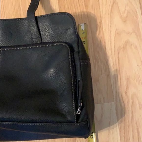 Aurielle Black leather bag with credit card area - Picture 2 of 8